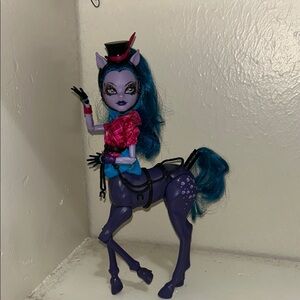 Monster High Freaky Fusions Hybrids Avea Trotter 2013